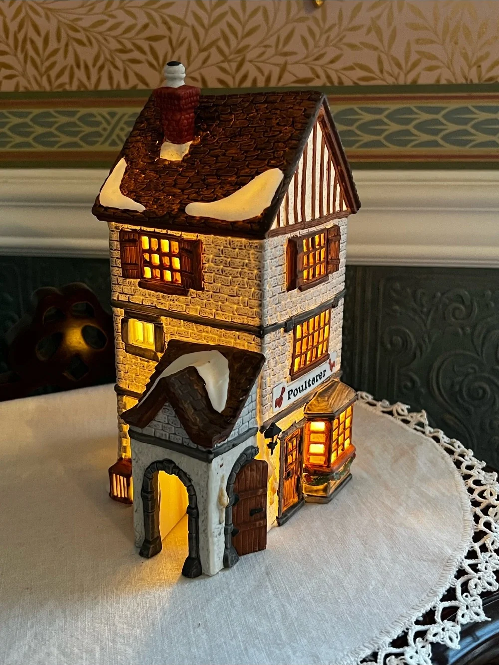 Department 56 Dickens Village “Poulterer” #5926-9 in Box.